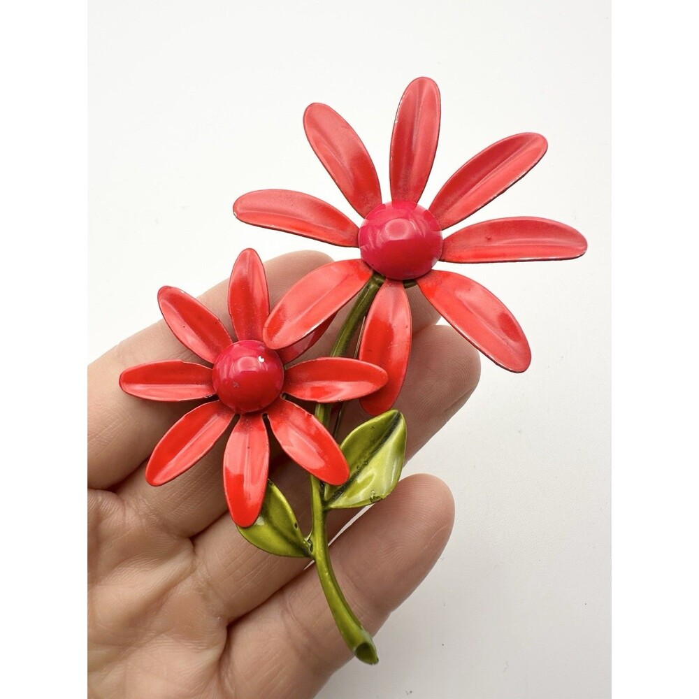 Vintage Flower Brooch Pin Enamel Daisy
